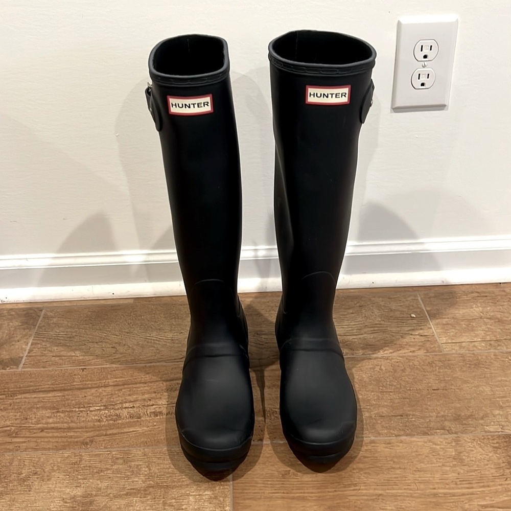 Never worn Hunter Navy Rain boots size 8